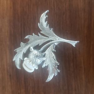 💙 10 for $20 - vintage brooch